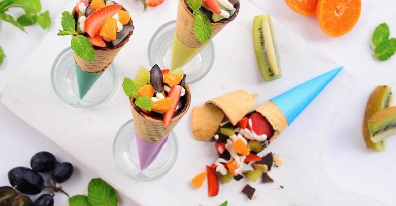 salad buah coklat cone